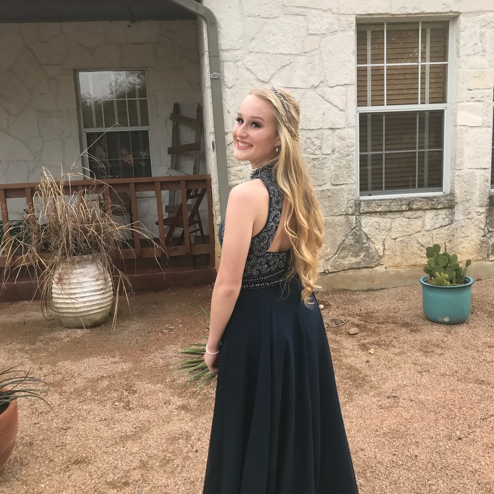 Meet your Posher, Claire